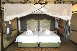 kavinga camp mana double bed