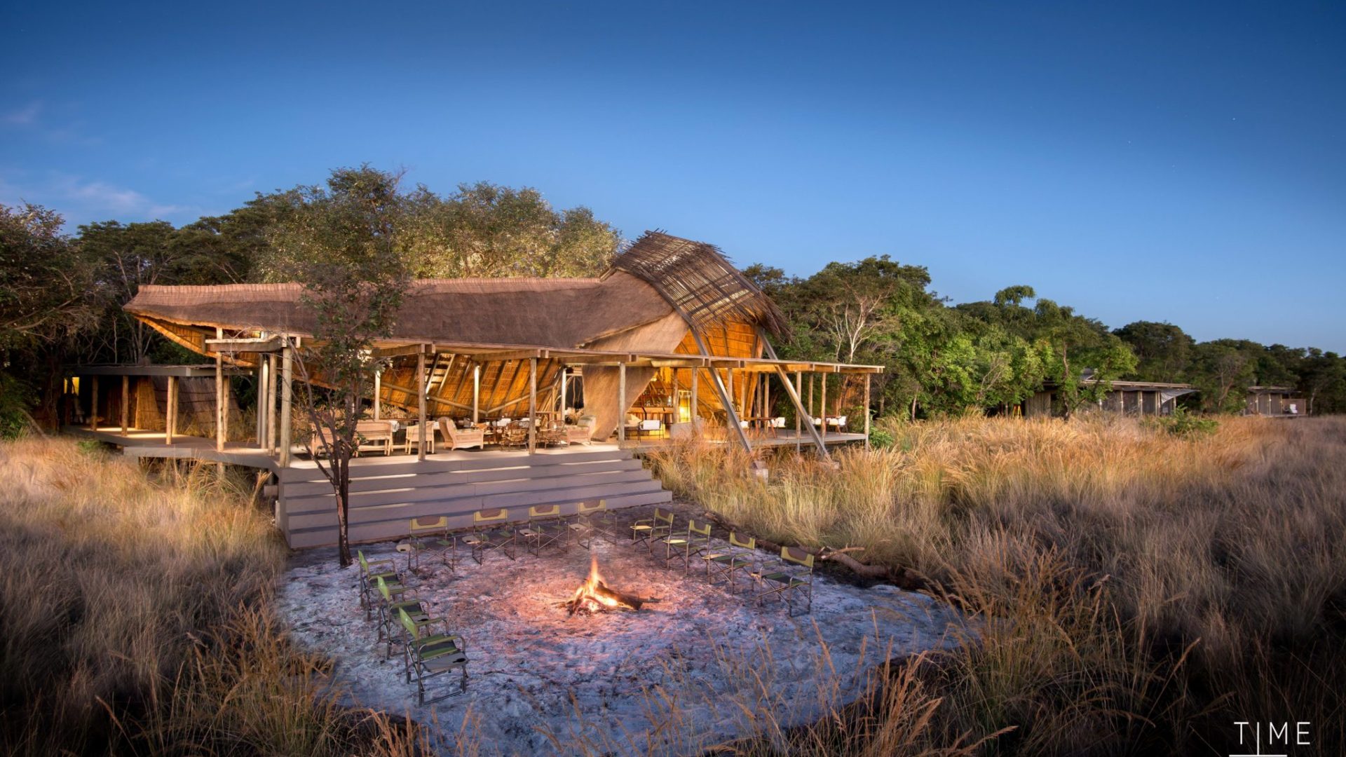 king lewanika lodge liuwa fireplace
