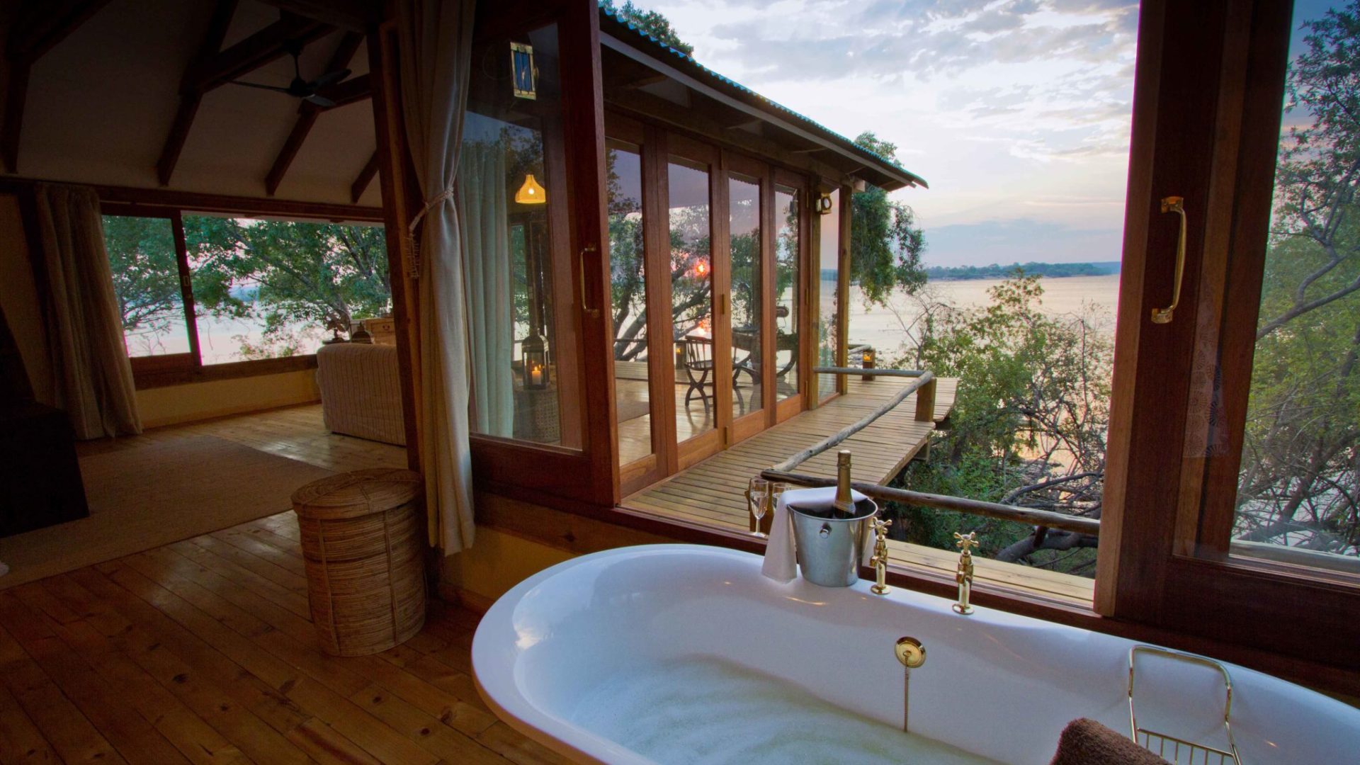 tongabezi lodge livingstone dog house bath