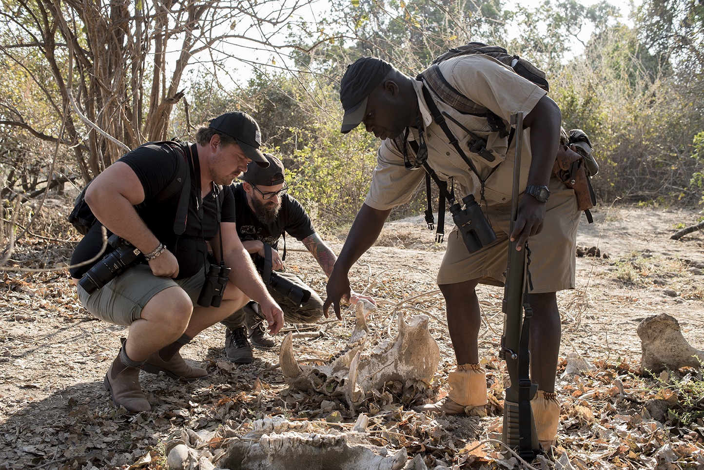 zambezi expeditions mana pools guide walking