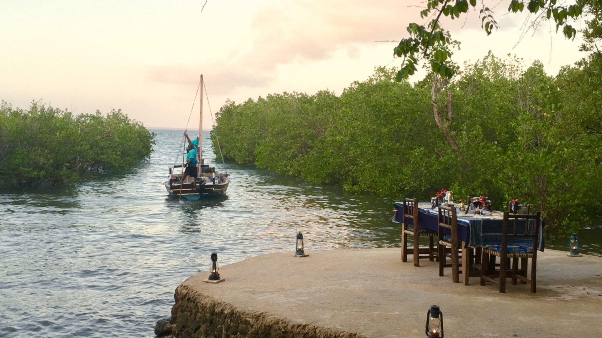 chole mjini mafia boat