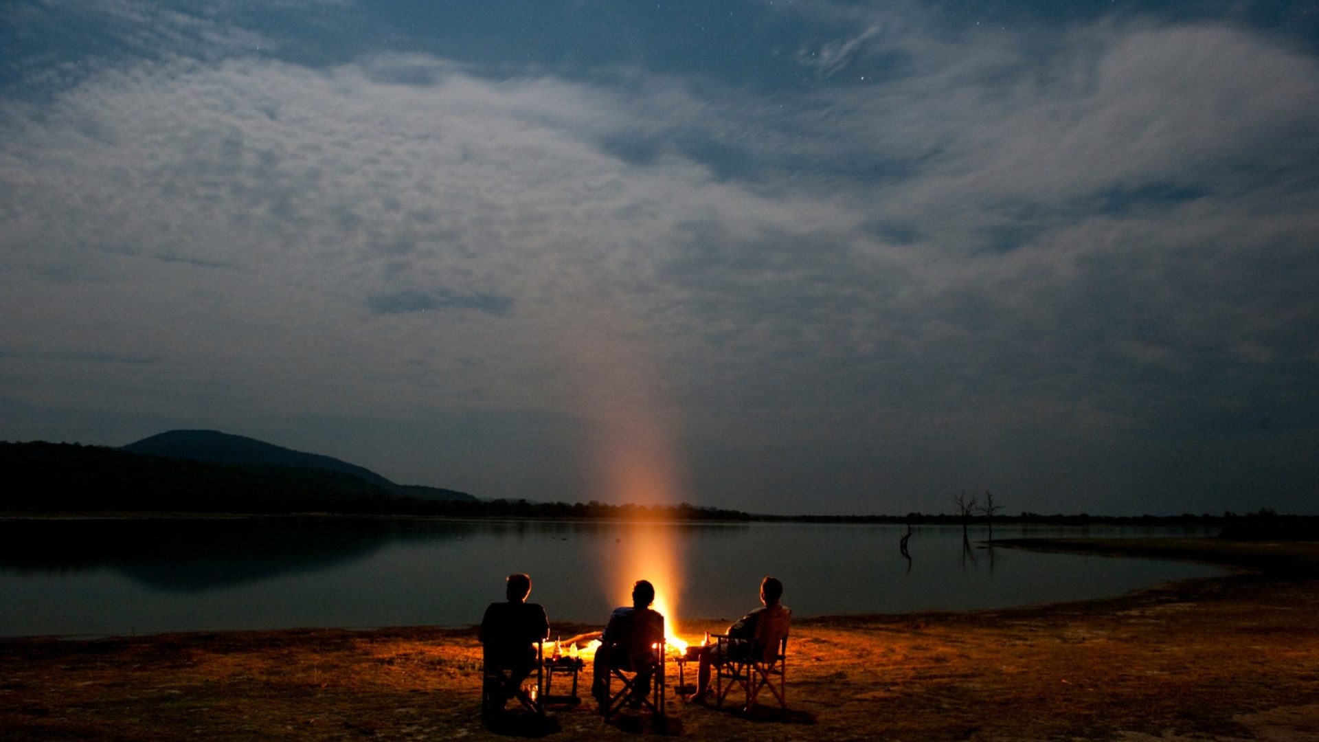 sand rivers selous fly camping fire