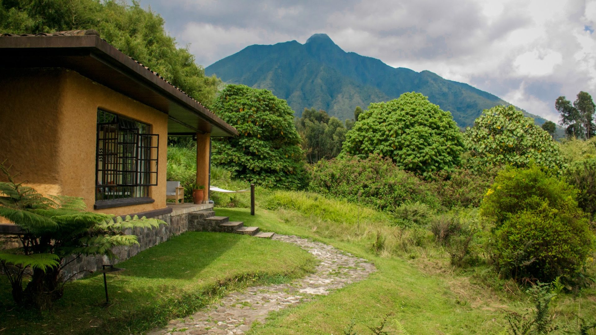 rwanda volcanoes sabyinyo silverback lodge walk way